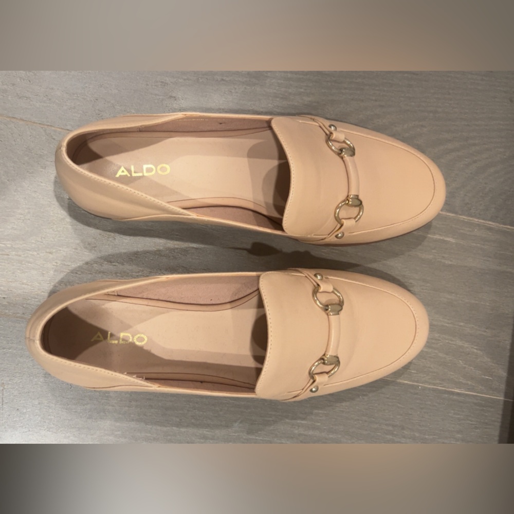 New Aldo Women's Beige Loafers with Gold Accents - Picture 3 of 4